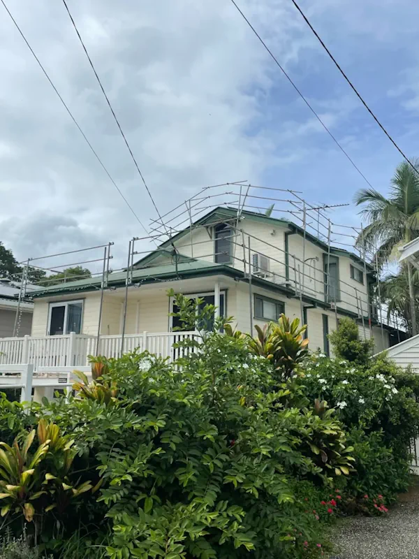 Temporary roof edge protection in Brisbane